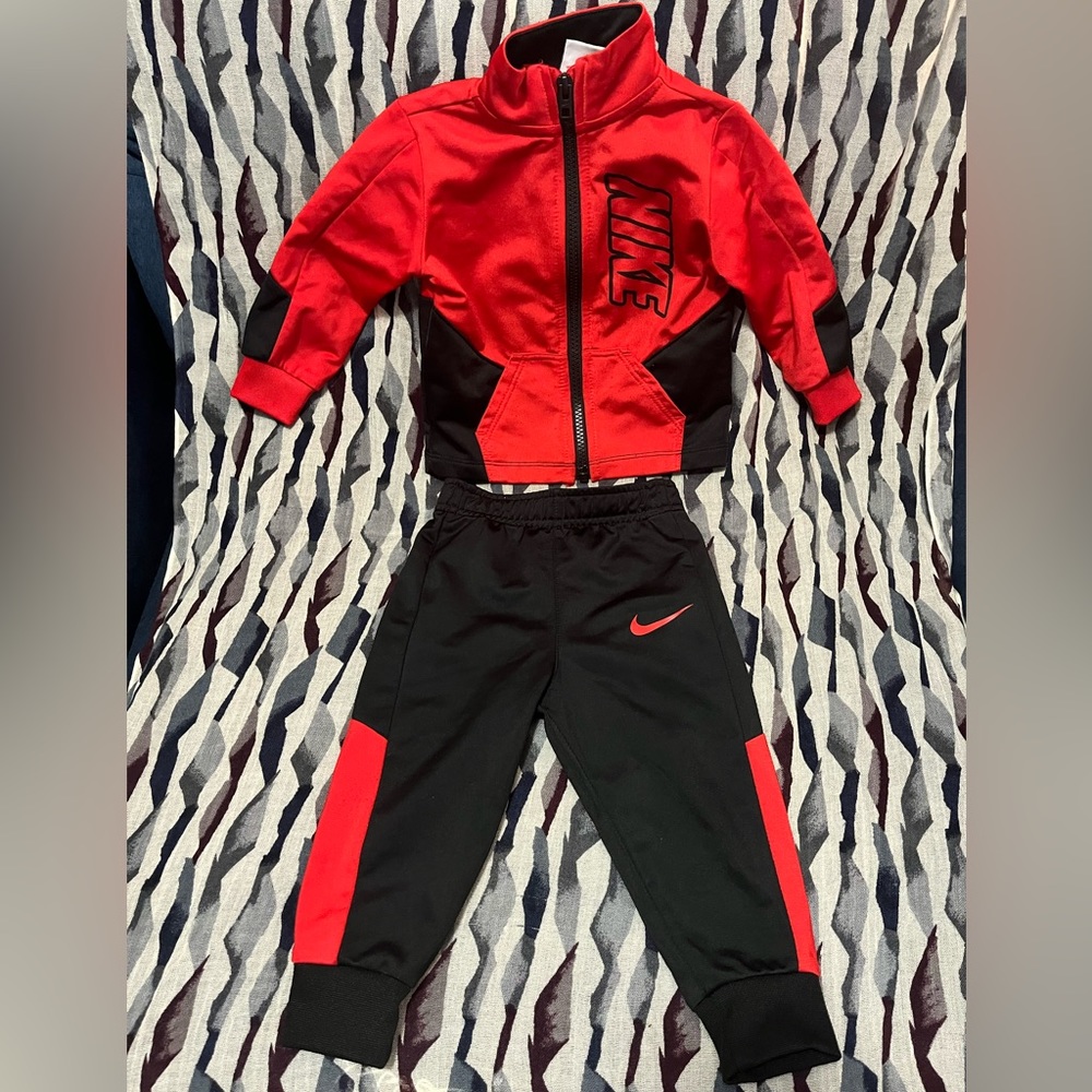 Nike 2pc set red and black size 12 months
